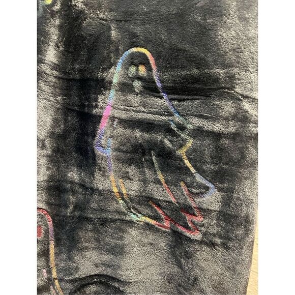 Halloween Velvet Plush Throw Black With Rainbow Ghosts 50” X 60” NEW - Picture 2 of 5